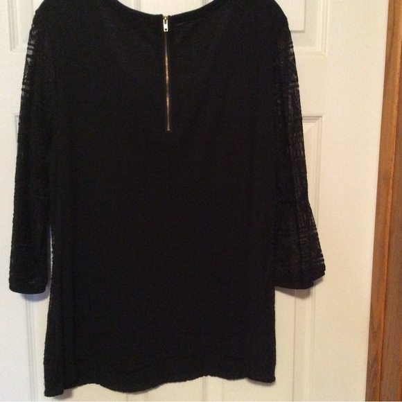 Top - Picture 2 of 6